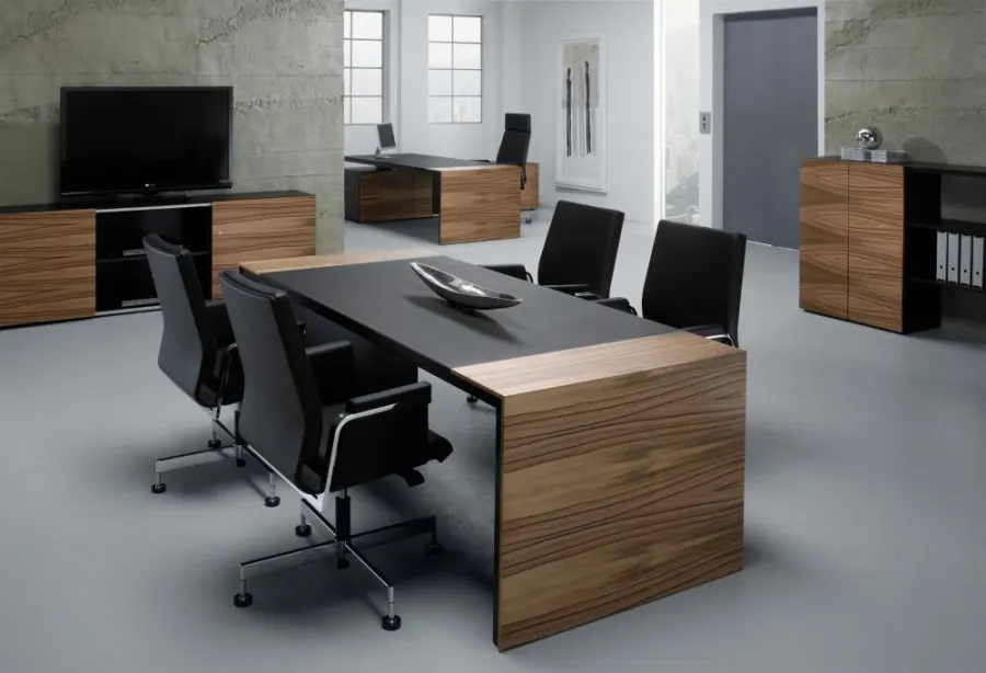 Direktora Rakstāmgalds