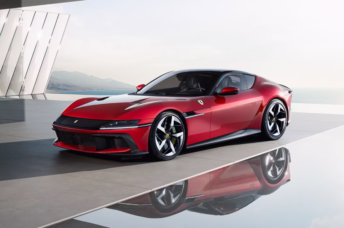 Ferrari 12cilindri Mūsdienu oda brīvi elpojošajam V12