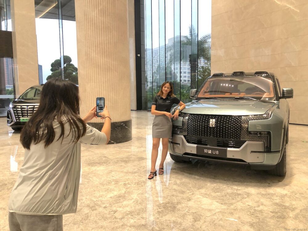 Ķīnas luksusa auto