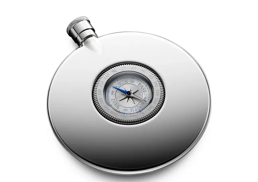 Ko dāvināt vīrietim 70. dzimšanas dienā – kabatas flakons