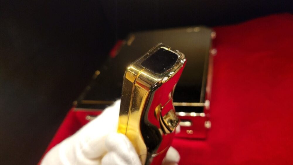 Konsole ar 24 karātu zeltu