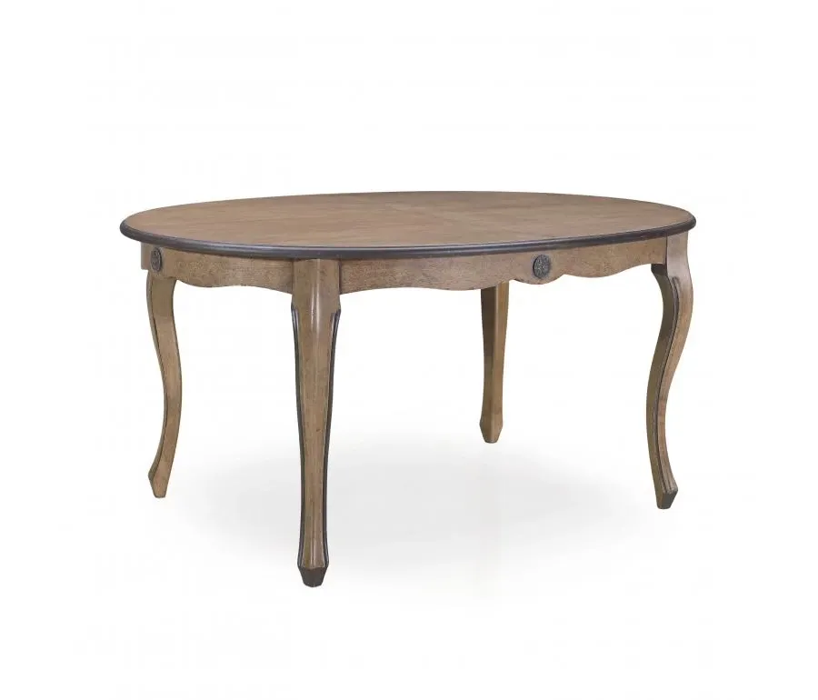 Rustikāls ēdamistabas galds