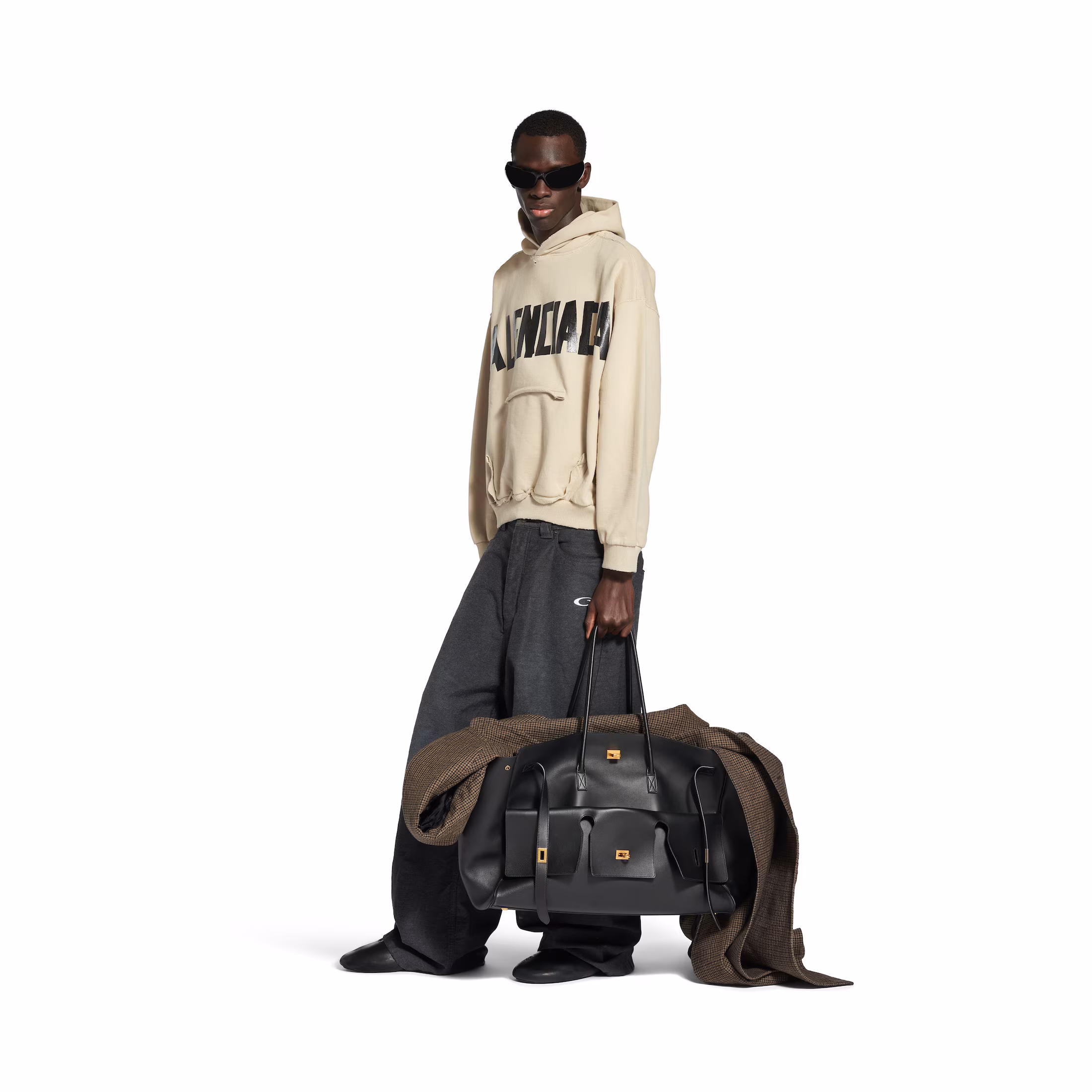 Vai Balenciaga ir populāra