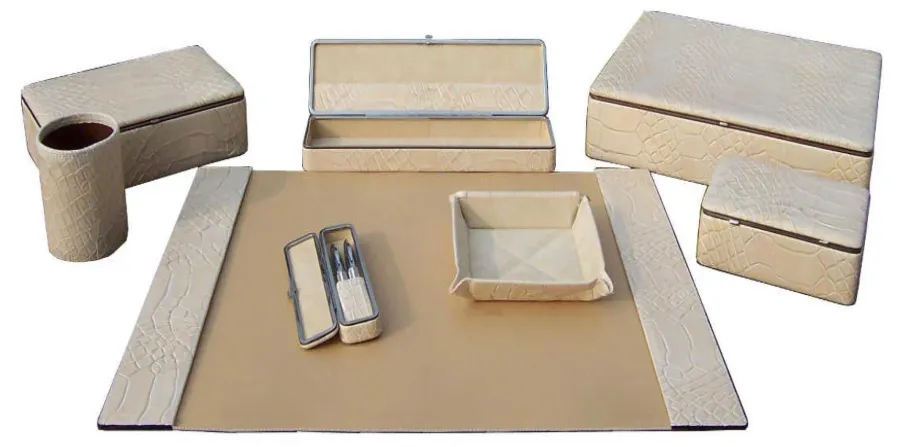 Oriģināls galda piederumu komplekts