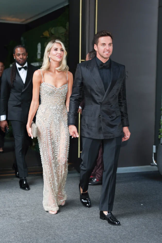 Viesi Taylor Swift un Travis Kelce kāzās